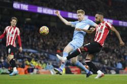 开云体育官网-一波三折！曼城客场逆袭沃特福德，连胜为王的简单介绍