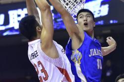 开云体育官网-关于江苏男篮主场大胜，提升联赛排名的信息