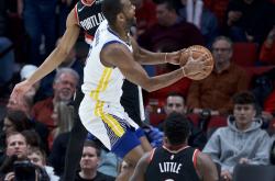 开云体育平台APP-开拓者主场大胜国王，利拉德表现全面