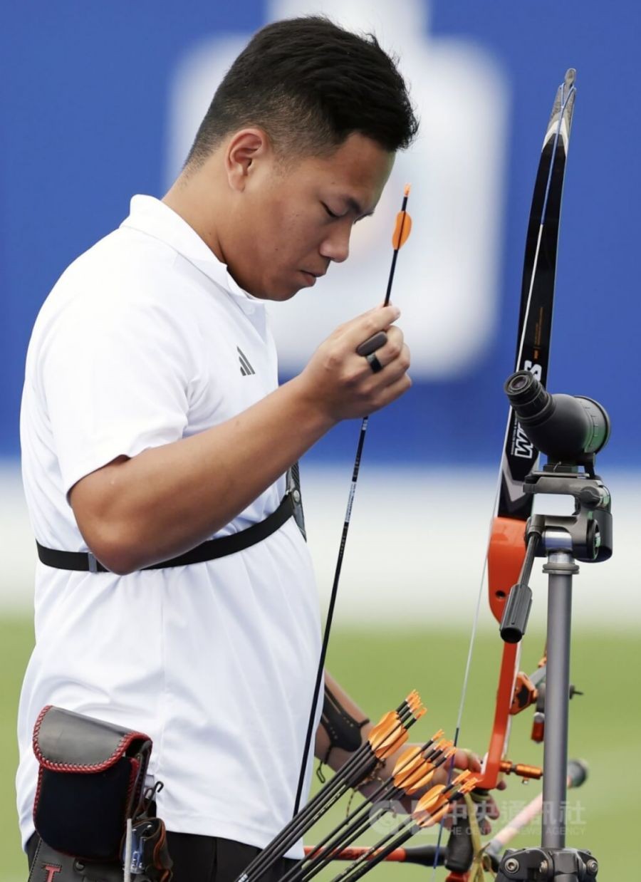 包含射箭比赛选手稳定发挥，取得理想成绩的词条