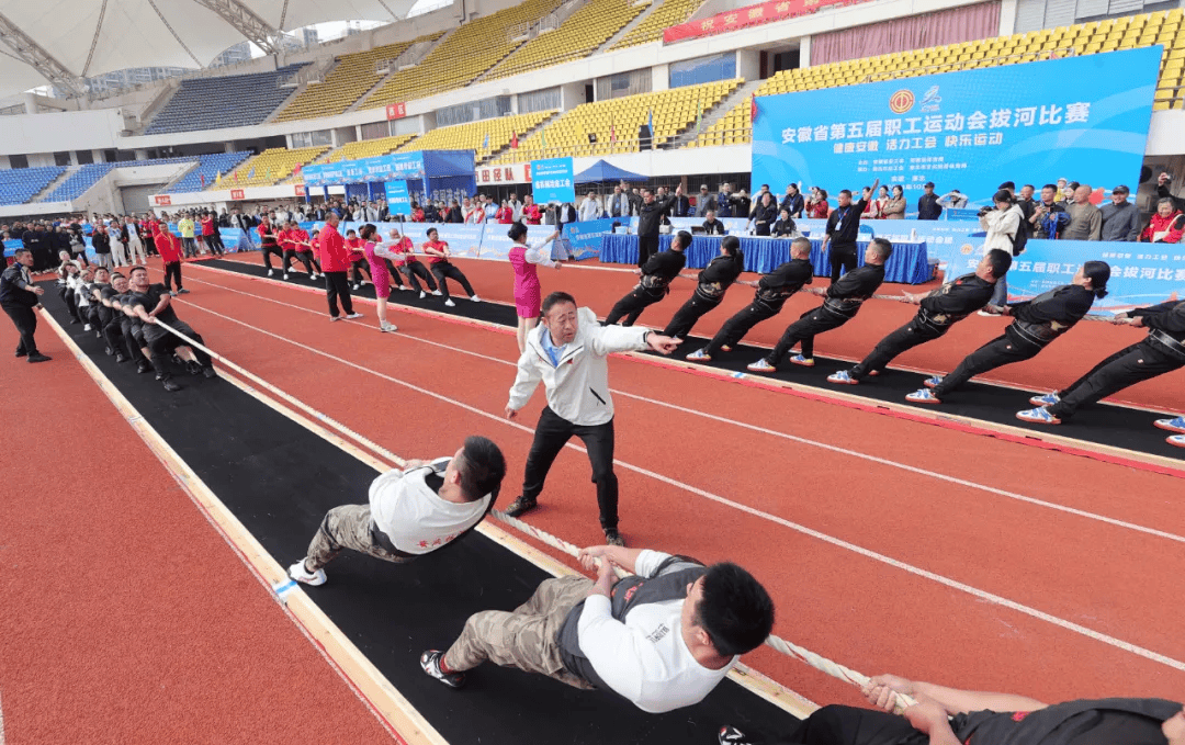 队伍无懈可击展现拼搏与进取精神