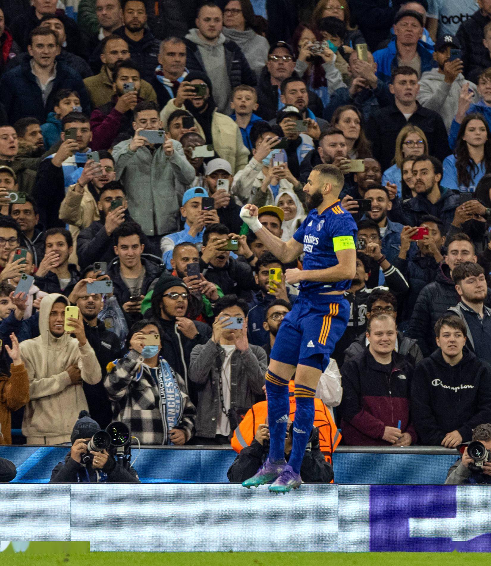 阿贾克斯闯关逆袭，淘汰欧冠强敌进军半决赛的简单介绍