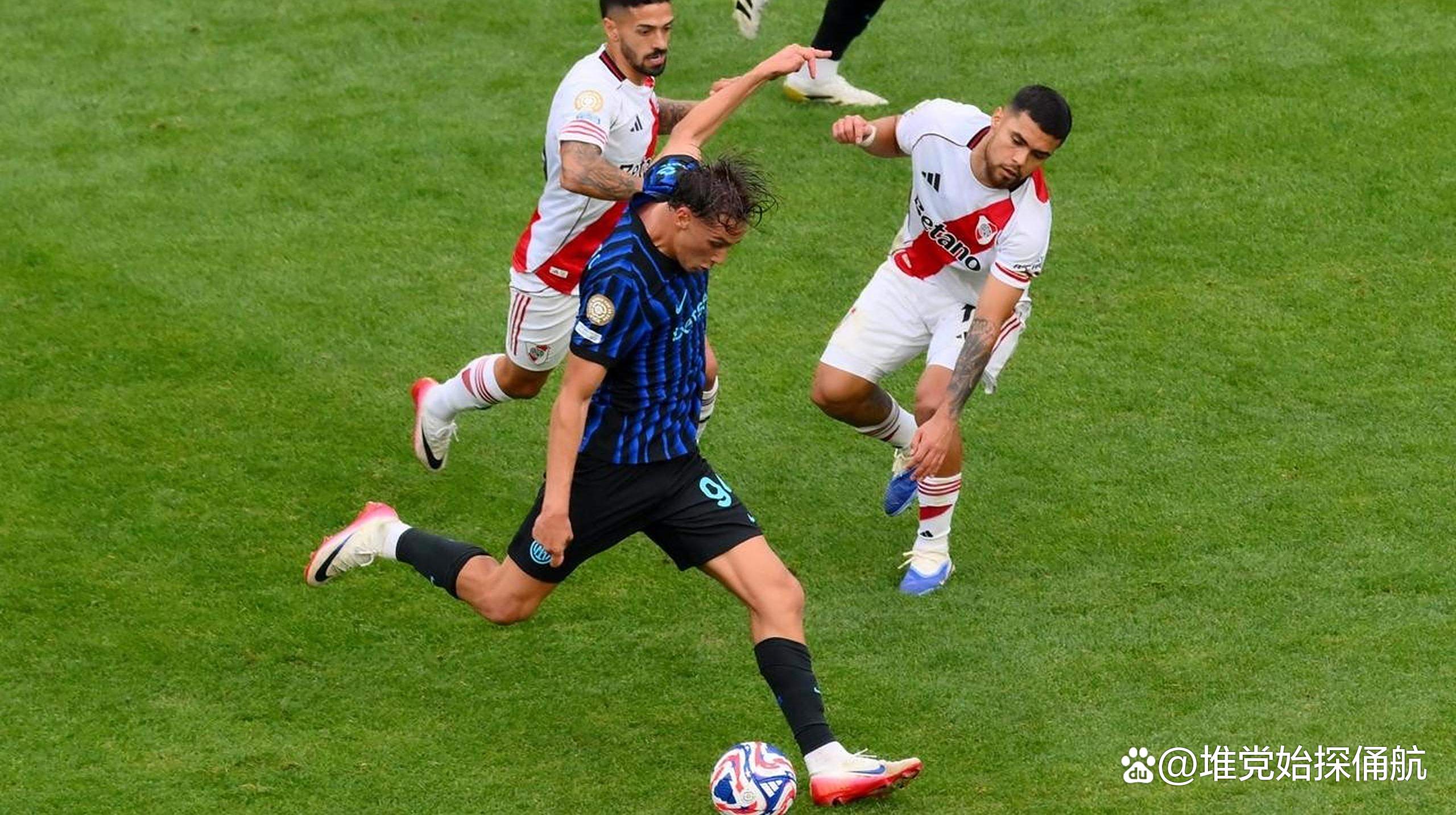 关于国际米兰备受伤病影响，主帅寻找替代战术的信息