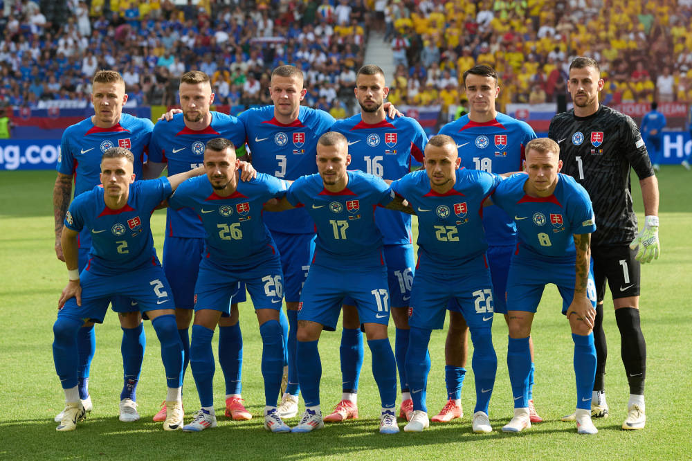 德国队大获全胜,晋级欧预赛决赛的简单介绍 德国队大获全胜,晋级欧预赛决赛的简单介绍