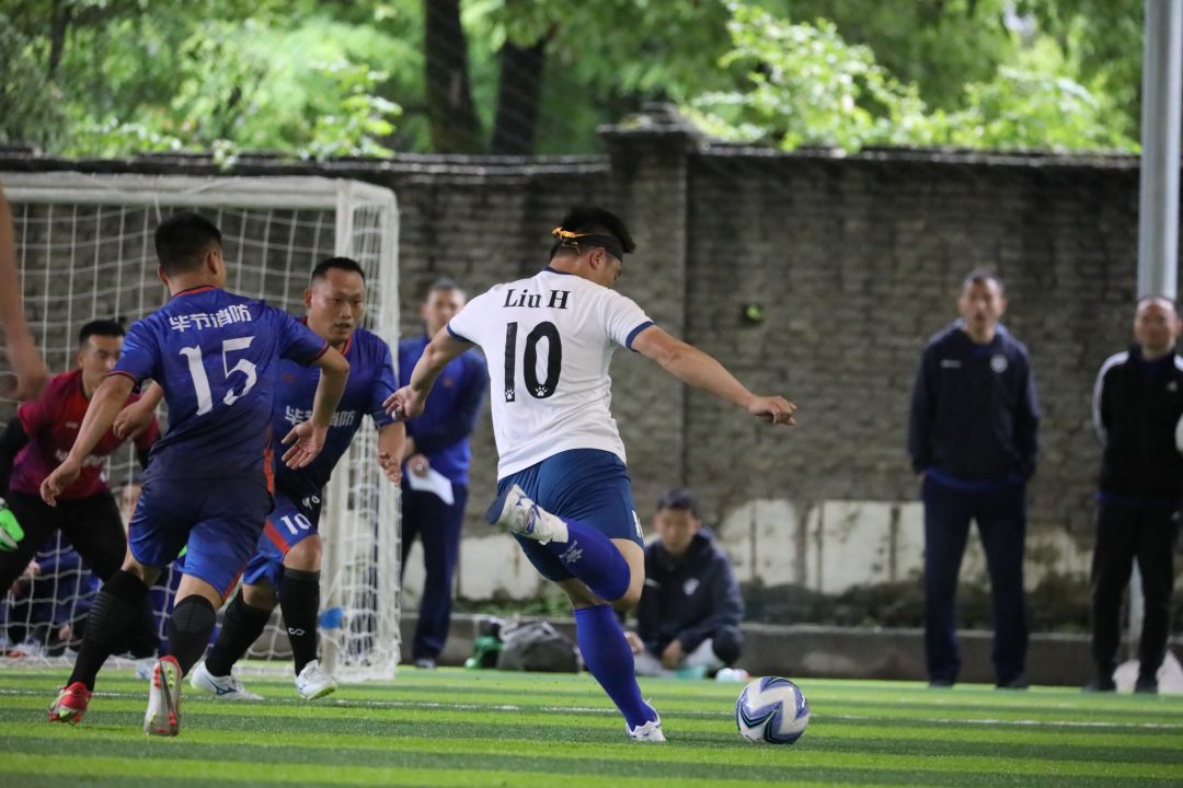 包含亚洲足球赛事激情澎湃,球场上的较量惊心动魄的词条 包含亚洲足球赛事激情澎湃,球场上的较量惊心动魄的词条