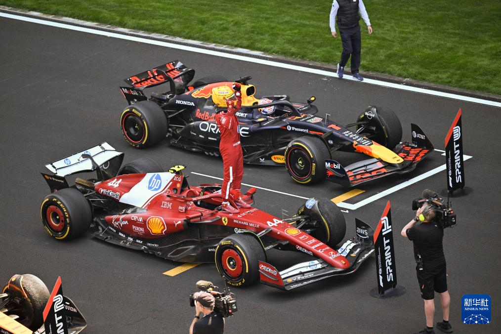 迈凯伦险胜红牛车队，汉密尔顿统治全场的简单介绍